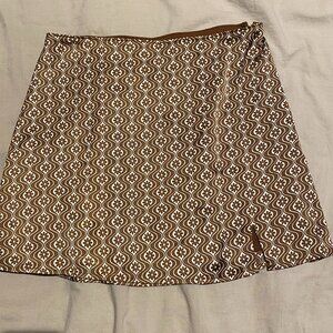Hollister Groovy Floral Flower Patterned Brown White High waisted mini skirt